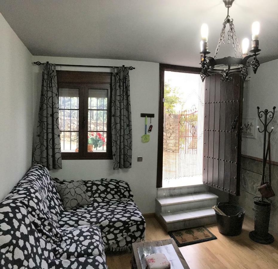 בית הארחה בנאוקאס 	Casa El Cabrero מראה חיצוני תמונה